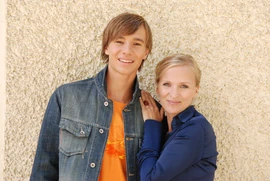 Jonas mit seiner Mutter Nora