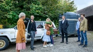 Franzi und Tim nehmen Abschied von Bichlheim und Margit, Lucy, Christoph, Boris und Tobias.