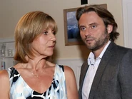 Michael macht Charlotte ein Liebesgeständnis.