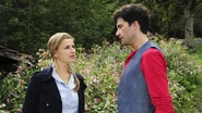 Folge 1411-1.jpg (169 KB) Konstantin gesteht Theresa, dass er nicht Moritz ist.