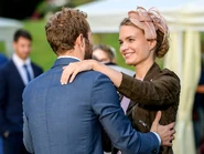 Auch Maja und Florian tanzen auf der Hochzeit.