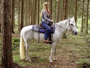 … der hübschen Reiterin Miriam von Heidenberg.