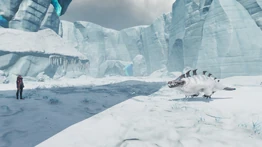 Снежный сталкер бежит на игрока.