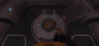The player opening the bottom hatch to exit Lifepod 5 for the first time.