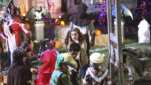 New Jersey home's Halloween display has KKK 'ghost