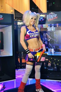 Jessica Nigri as Juliet Starling.