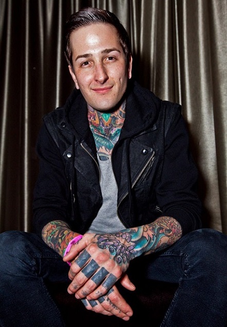 mitch lucker knuckle tattoos