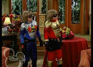 The Suite Life of Zack and Cody - S03E04 - Super Twins.avi 000765229