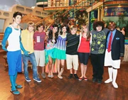 A picture of David Henrie, Cole Sprouse, Jake T. Austin, Brenda Song, Selena Gomez, Dylan Sprouse, Debby Ryan, Matthew Timmons and Phil Lewis during the shooting of the episode.