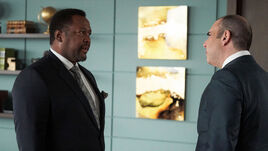 S08E04Promo10 - Robert Louis
