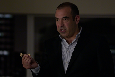 Suits' Louis Litt wants to star in a Bollywood movie!