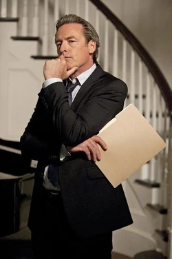 User Blog Hammerofthor James Mccaffrey Cast As Harvey S Dad Suits Wiki Fandom