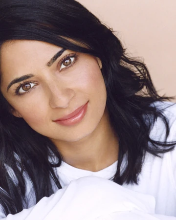 Aarti Mann Suits Wiki Fandom Йен скотт рудольф ian scott rudolph. aarti mann suits wiki fandom