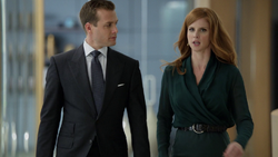 S02E12P00303 Harvey Donna