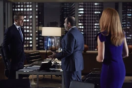 S06E07Promo04 - Harvey Louis