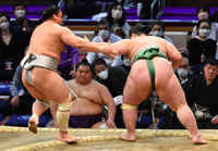 Takakento defeats Tsushimanada (c. 2022)