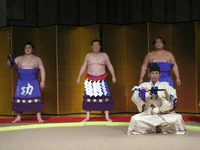 Mienoumi's kanreki dohyo-iri in 2007
