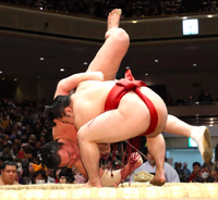 Enho throws Yokozuna Hakuho in an exhibition match (c. 2020)