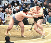 Kinbozan pushes out and defeats Abi (c. 2023)
