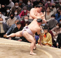 Kotoeko defeats Myogiryu (c. 2023)