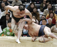 Kokkai slaps down and defeats Wakanosato (c. 2008)