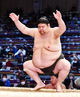 Akiseyama prepares for his upcoming match (c. 2022)