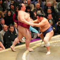 Tochiozan retires Yokozuna Kisenosato (c. 2019)