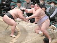 Kiryuko pushes out and defeats Tomokaze (c. 2025)