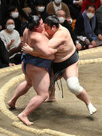 Okinoumi defeats Ozeki Shodai (c. 2022)