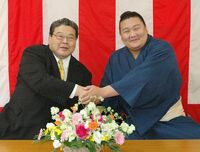 Kagamio after promotion to Juryo (c. 2012)