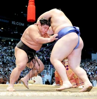 Hakuoho pushes out and defeats Onosato (c. 2025)