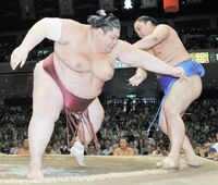 Okinoumi defeats Yamamotoyama (c. 2009)