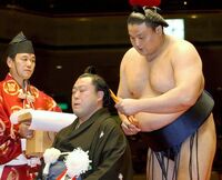 Tomonohana's retirement ceremony (c. 2002)