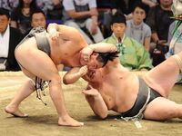 Shironoryu defeats Nakanokuni with zubineri (c. 2010)