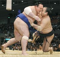 Iwakiyama throws and defeats Bushuyama (c. 2010)
