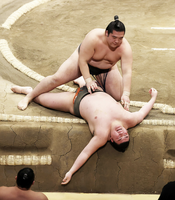 Tamakongo throws and defeats Mudoho (c. 2021)