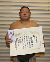 Tochihiryu wins his first Makushita Yusho (c. 2017)