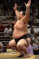 Horyuyama in Juryo as a Makushita vistor (c. 2014)