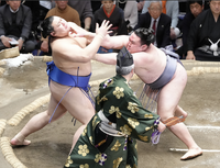 Kinbozan pushes out and defeats Onosato (c. 2025)