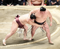 Nishikifuji defeats former Ozeki Shodai (c. 2025)