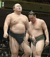Kihonoumi defeats Arawashi to win the Makushita Yusho (c. 2013)
