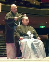 Tsurugidake's retirement ceremony (c. 2012)