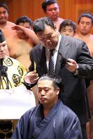 Tochitsubasa's retirement ceremony (c. 2012)