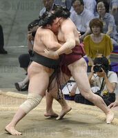 Terashita ensures promotion to Juryo (c. 2012)