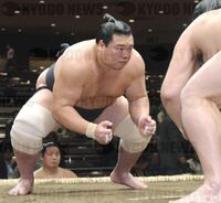 Tochitenko wrestles in Makushita at 41 years old (c. 2008)