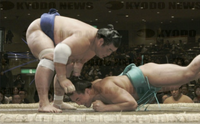 Tamakasuga defeats future Yokozuna Harumafuji (c. 2005)