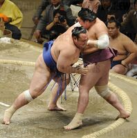 Iwakiyama defeats Masatsukasa (c. 2009)