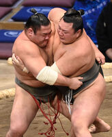 Kotoyusho battles Toseiryu (c. 2023)