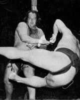 Kototenta defeats Asahimori to win the Jonidan yusho (c. 1986)