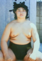 A young Yakigaya joins Onomatsu stable (c. 1999)